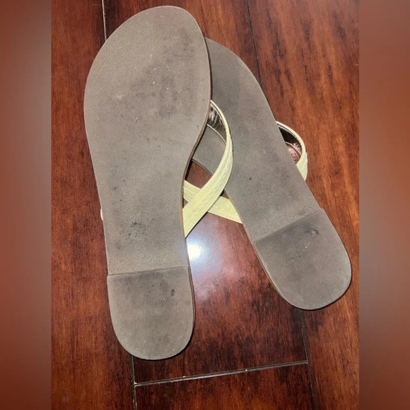 Dakota Chase Leather Sandals / Flip Flops - Picture 3 of 4